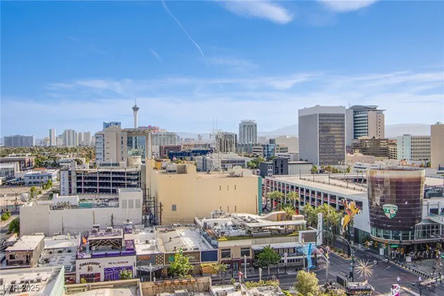 $2,200 | 150 South Las Vegas Boulevard, Unit 1212, Las Vegas, NV 89101