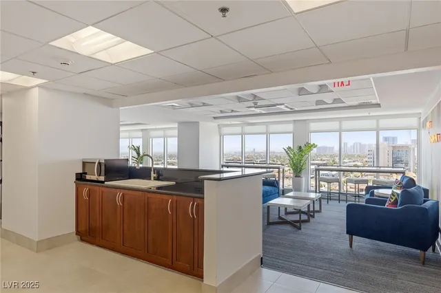 $2,200 | 150 South Las Vegas Boulevard, Unit 1212, Las Vegas, NV 89101