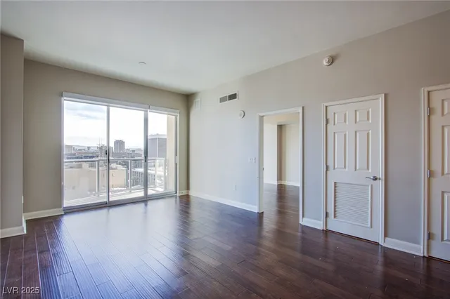 $2,200 | 150 South Las Vegas Boulevard, Unit 1212, Las Vegas, NV 89101