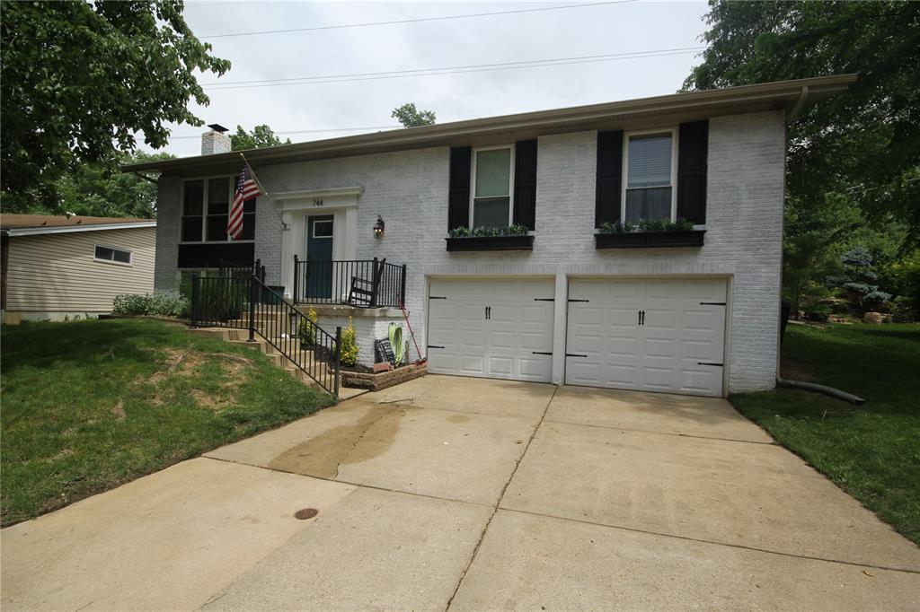 744 Sherwick Terrace Manchester, MO 63021 - Photo 2 of 38 Gallery Image 2