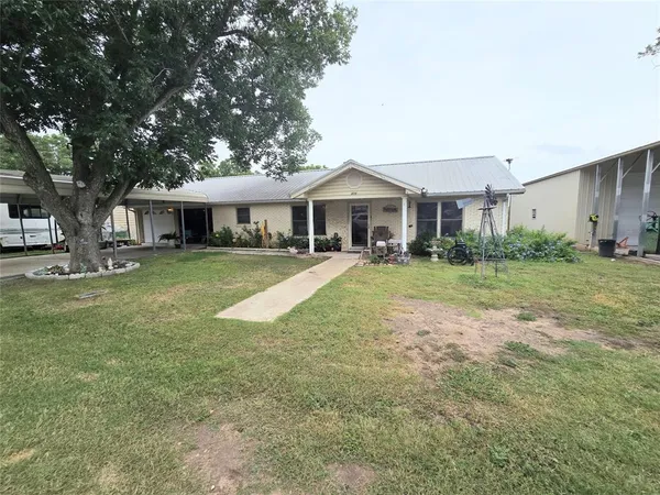 $249,995 | 406 Goliad Street, Runge, TX 78151