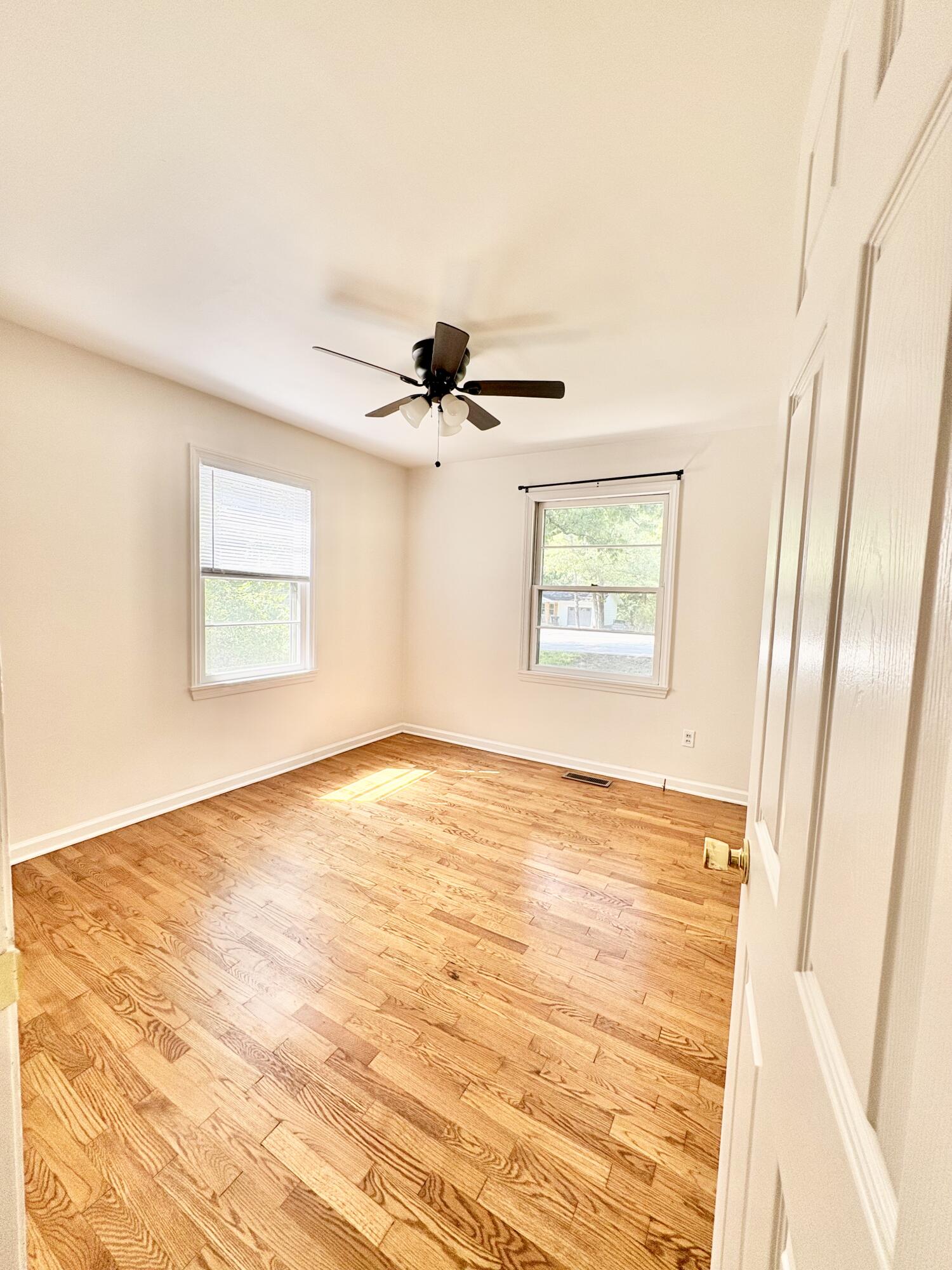 922 Ridgeway Avenue Signal Mountain, TN 37377 - Photo 20 of 23 additional bedroom 2