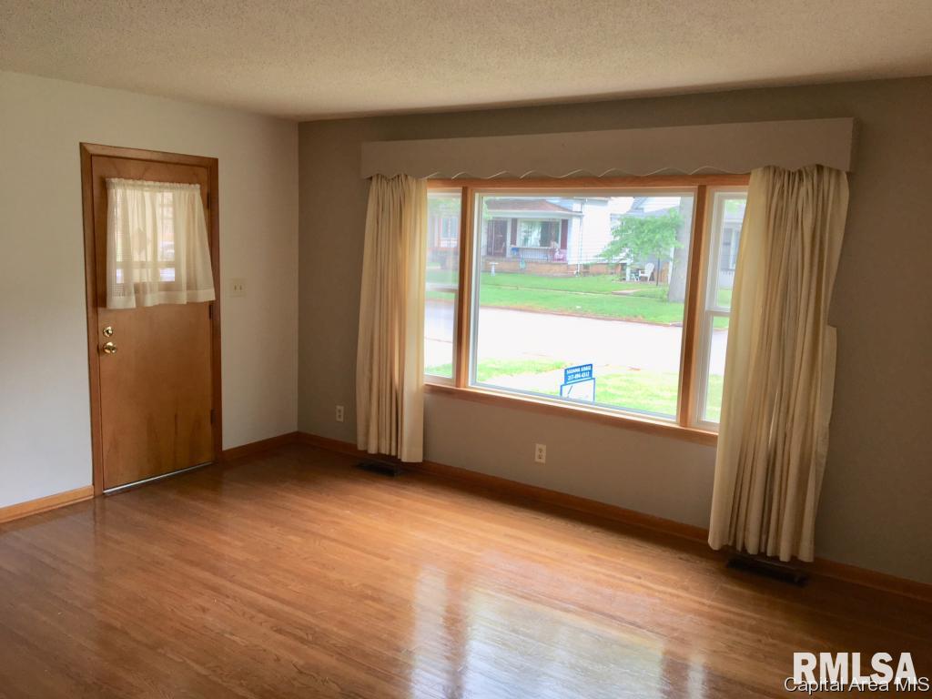 1104 North 8th Street Springfield, IL 62702 - Photo 4 of 24