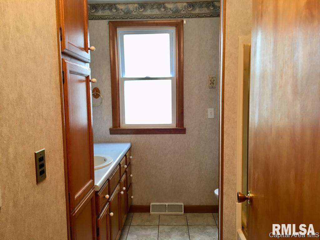 1104 North 8th Street Springfield, IL 62702 - Photo 10 of 24