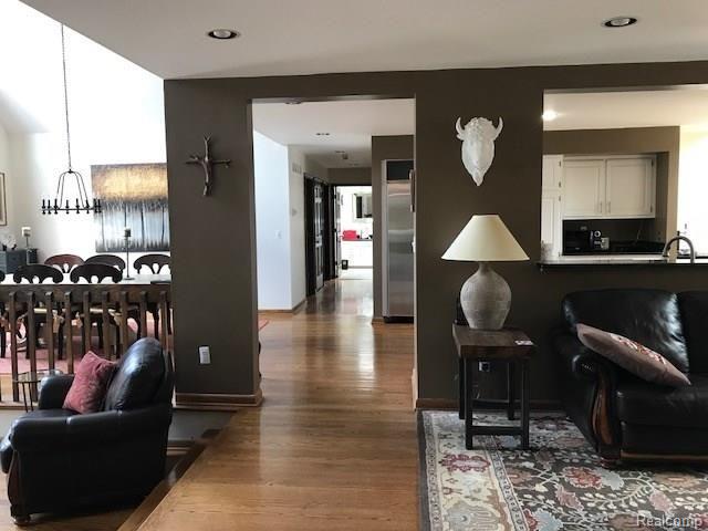 3076 North Adams Road Troy, MI 48084 - Photo 20 of 48