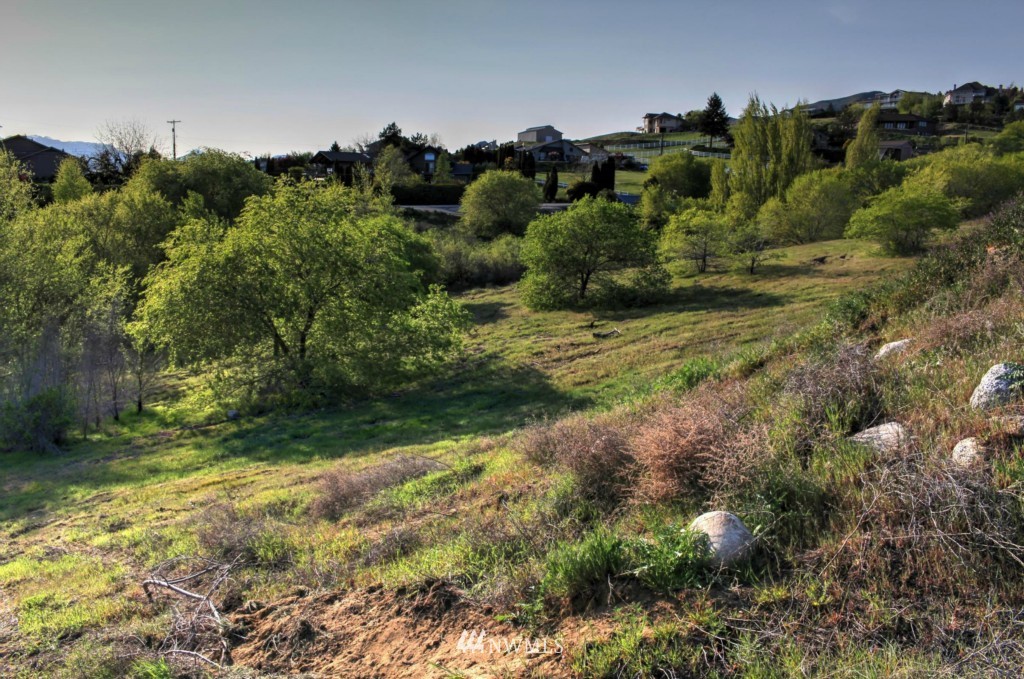 1095 Ridge Crest Drive Wenatchee, WA 98801 - Photo 13 of 18 Gallery Image 13