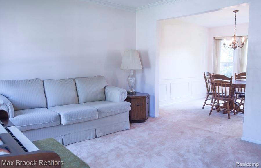 2401 North Fairview Lane Rochester, MI 48306 - Photo 8 of 53 10_DSC5287.jpg