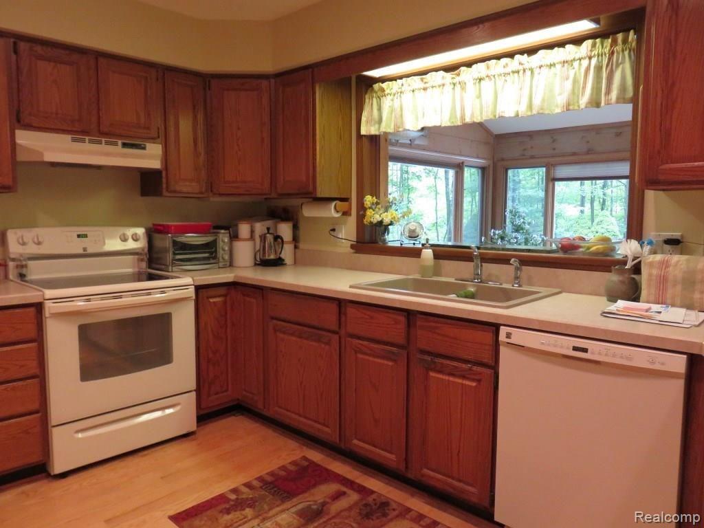 2673 Brighton Road Howell, MI 48843 - Photo 17 of 62 Well planned layout
