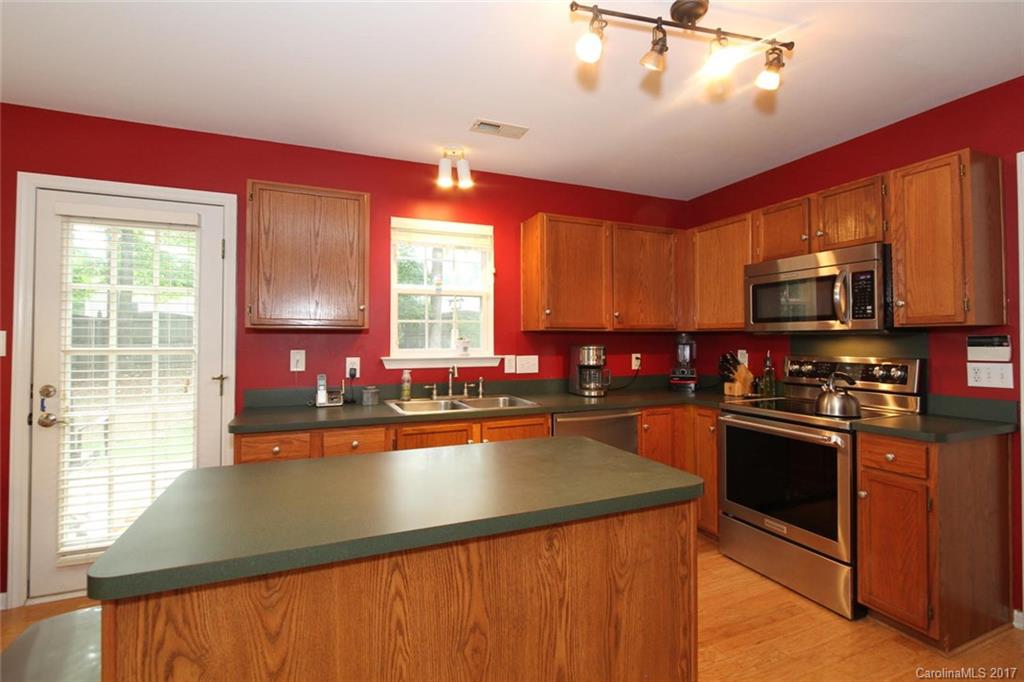 1143 Slate Ridge Road Matthews, NC 28104 - Photo 9 of 23 Gallery Image 9