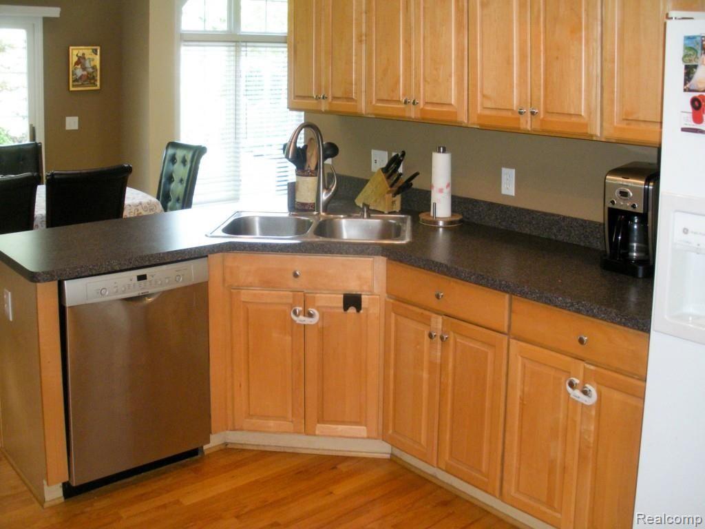 970 Trombley Road Grosse Pointe, MI 48230 - Photo 8 of 30 DSCN9078.jpg