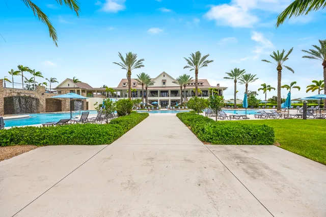 $1,275,000 | 953 Hookline Circle, Loxahatchee, FL 33470