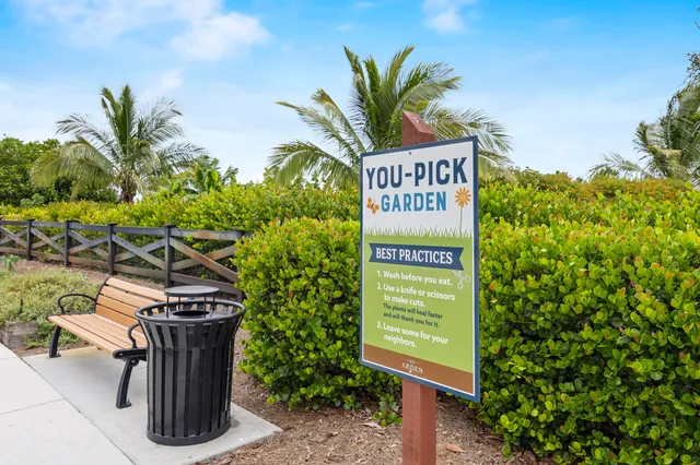 $1,275,000 | 953 Hookline Circle, Loxahatchee, FL 33470