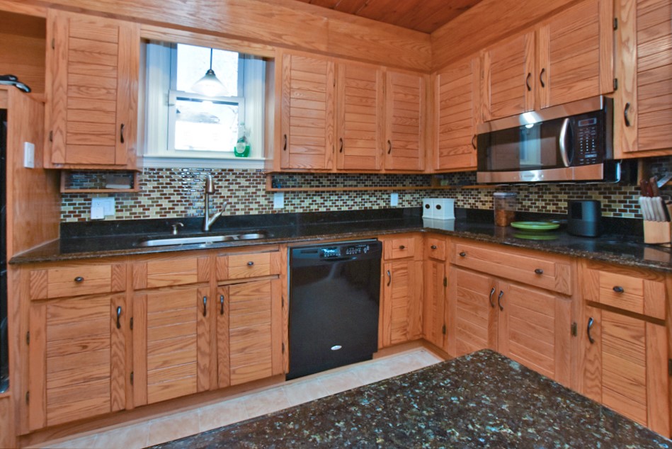 381 Blackstone Street Woonsocket, RI 02895 - Photo 7 of 23 Gallery Image 7