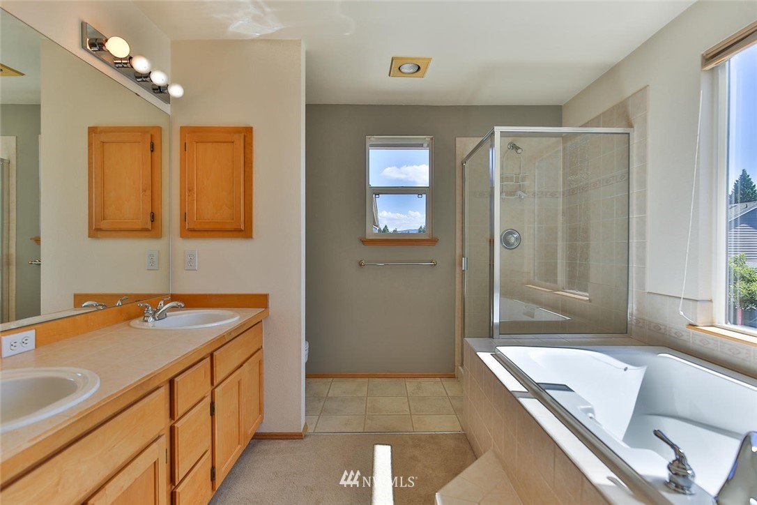 1915 Northeast 24th Street Renton, WA 98056 - Photo 16 of 26