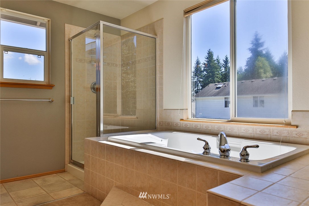 1915 Northeast 24th Street Renton, WA 98056 - Photo 17 of 26