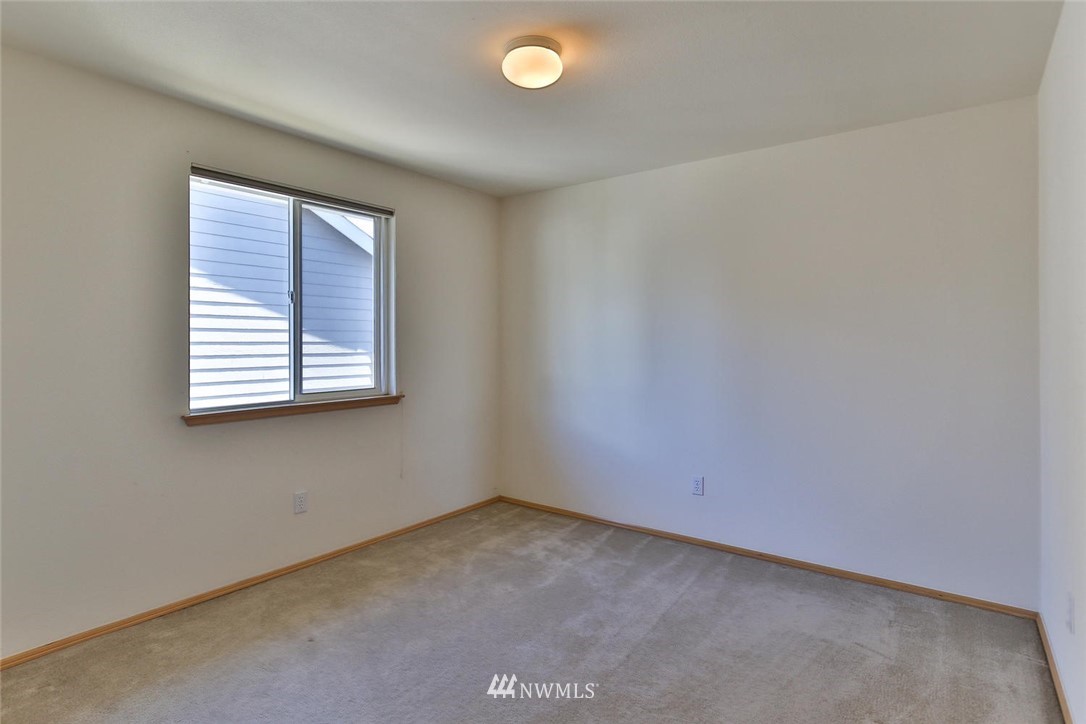 1915 Northeast 24th Street Renton, WA 98056 - Photo 18 of 26