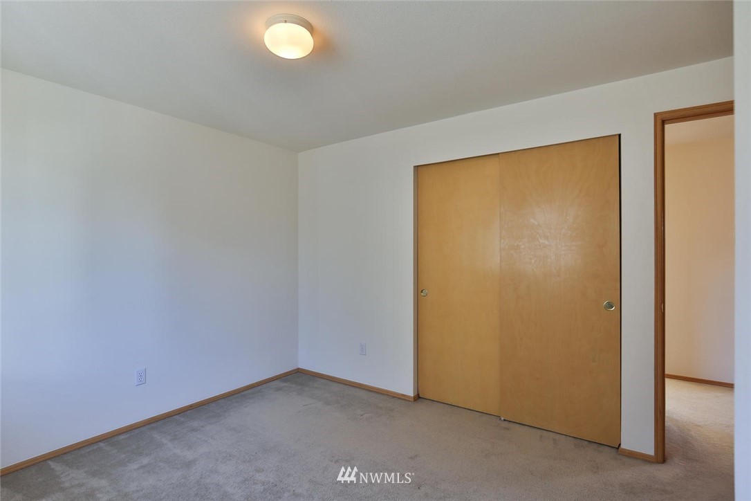 1915 Northeast 24th Street Renton, WA 98056 - Photo 19 of 26