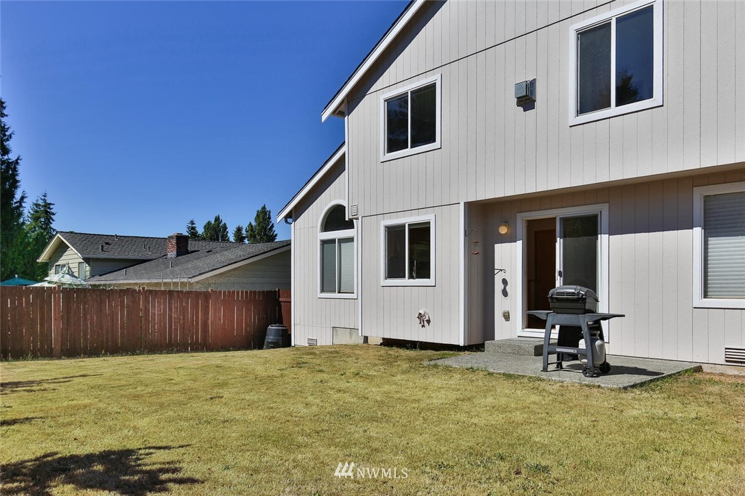 1915 Northeast 24th Street Renton, WA 98056 - Photo 26 of 26