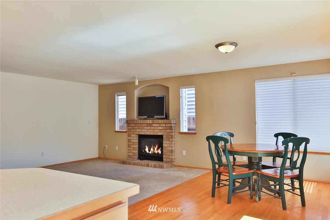 1915 Northeast 24th Street Renton, WA 98056 - Photo 9 of 26