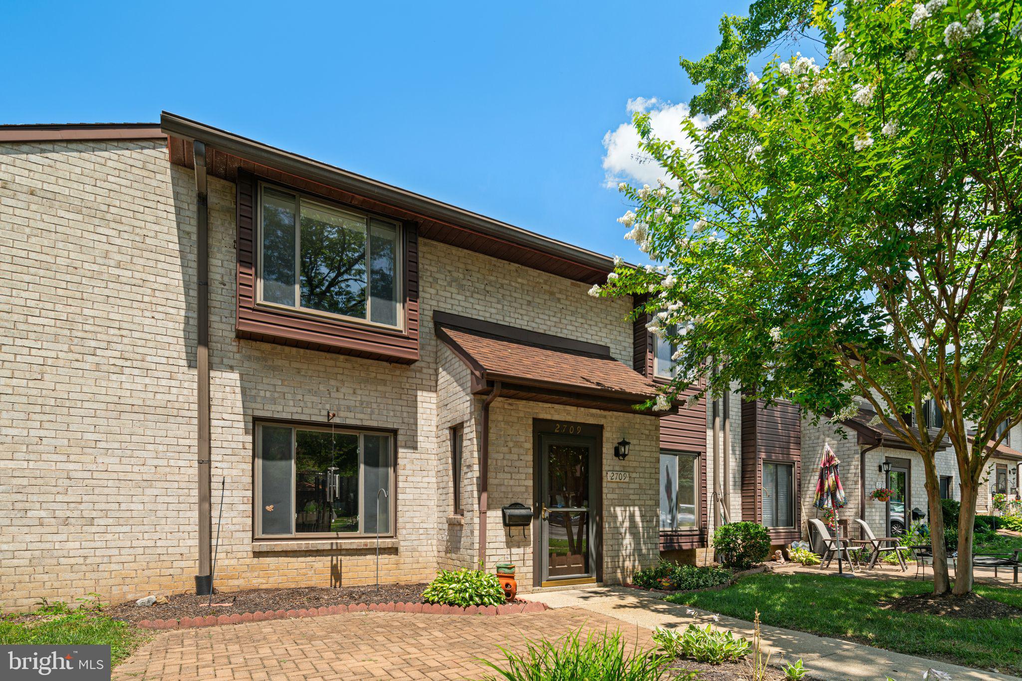 2709 Red Oak Circle Springfield, PA 19064 - Photo 2 of 29 Gallery Image 2
