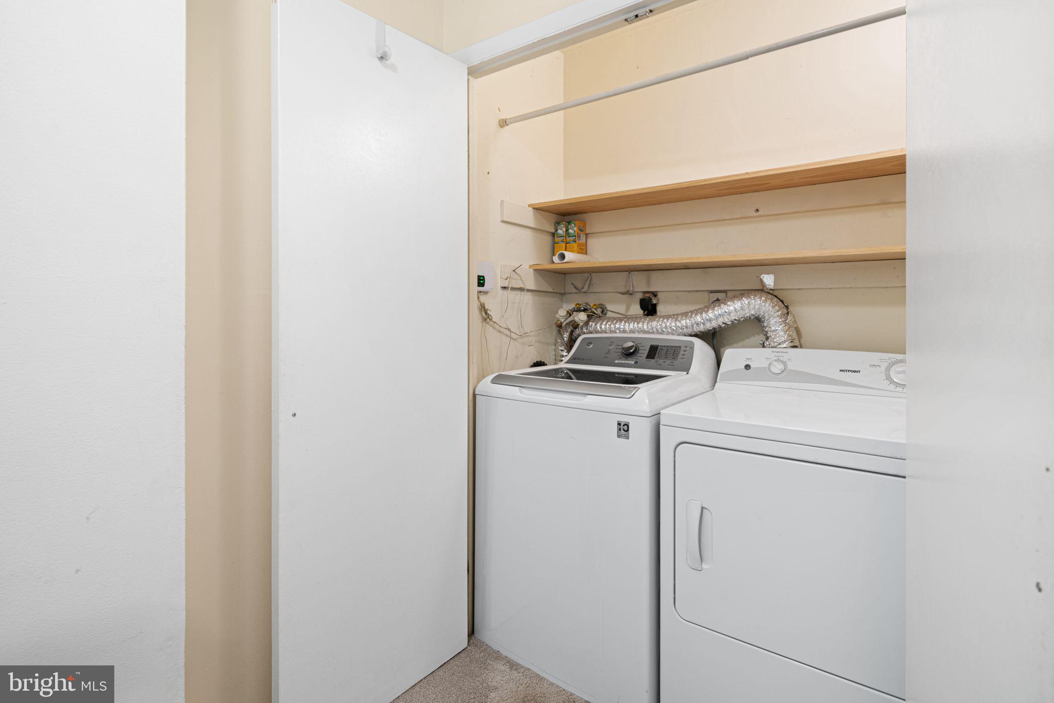 2709 Red Oak Circle Springfield, PA 19064 - Photo 29 of 29 Hallway Laundry