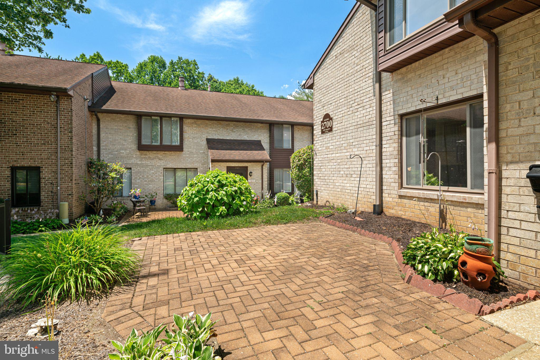 2709 Red Oak Circle Springfield, PA 19064 - Photo 4 of 29 Gallery Image 4