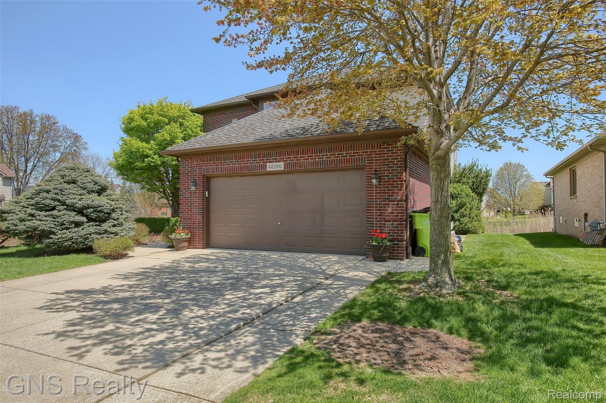 48180 Buell Road Macomb, MI 48044 - Photo 29 of 30 29-Garage.jpg