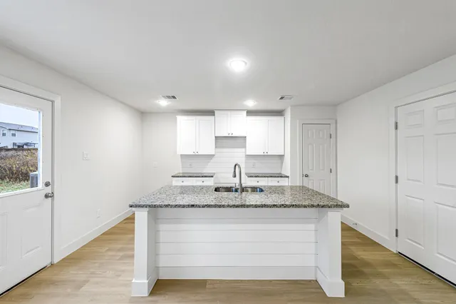 $259,900 | 1005 20th Street, Hempstead, TX 77445