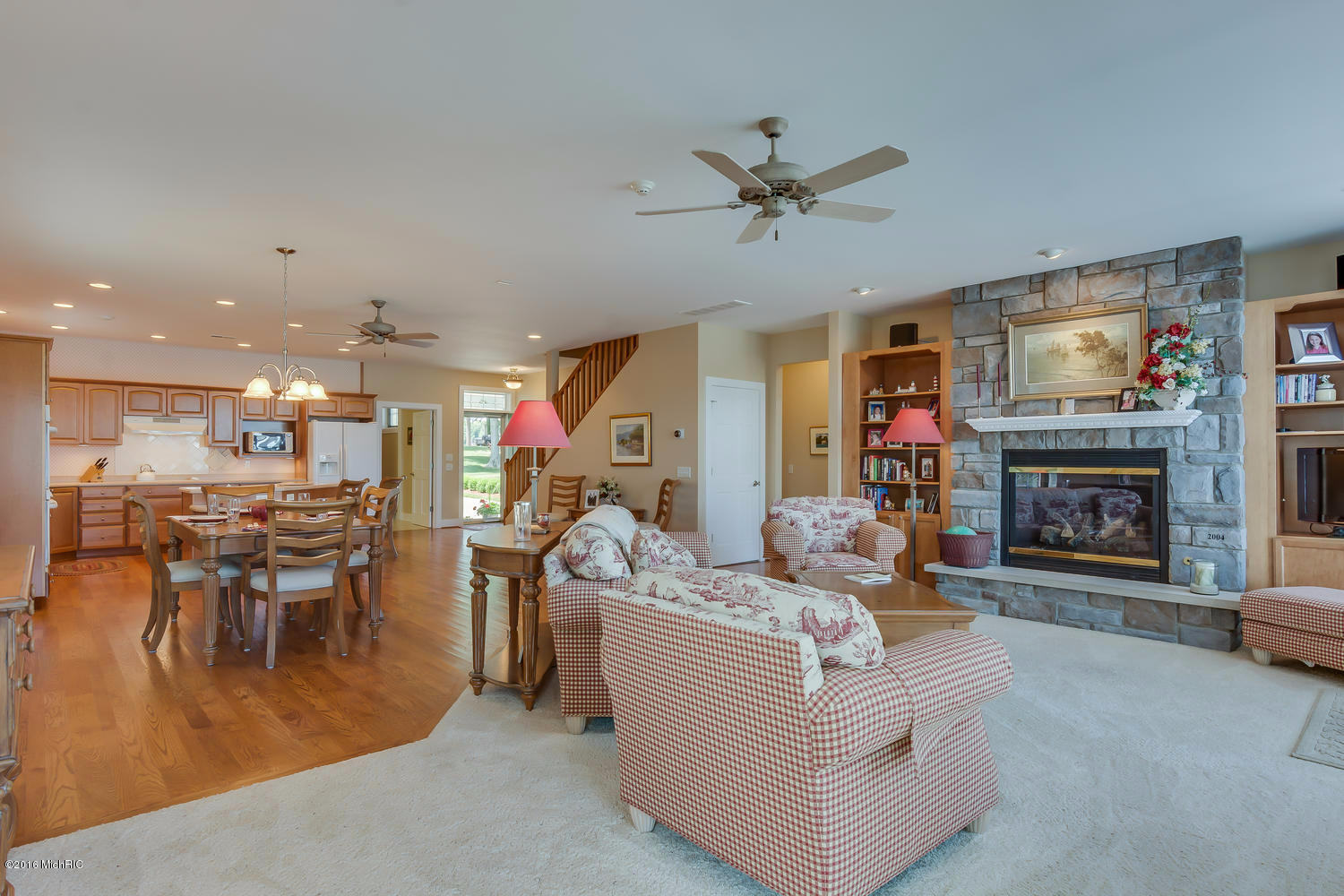 31544 Maple Island Road Dowagiac, MI 49047 - Photo 17 of 44 Living & Dining