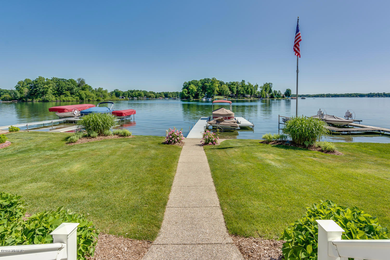 31544 Maple Island Road Dowagiac, MI 49047 - Photo 2 of 44 To the Water