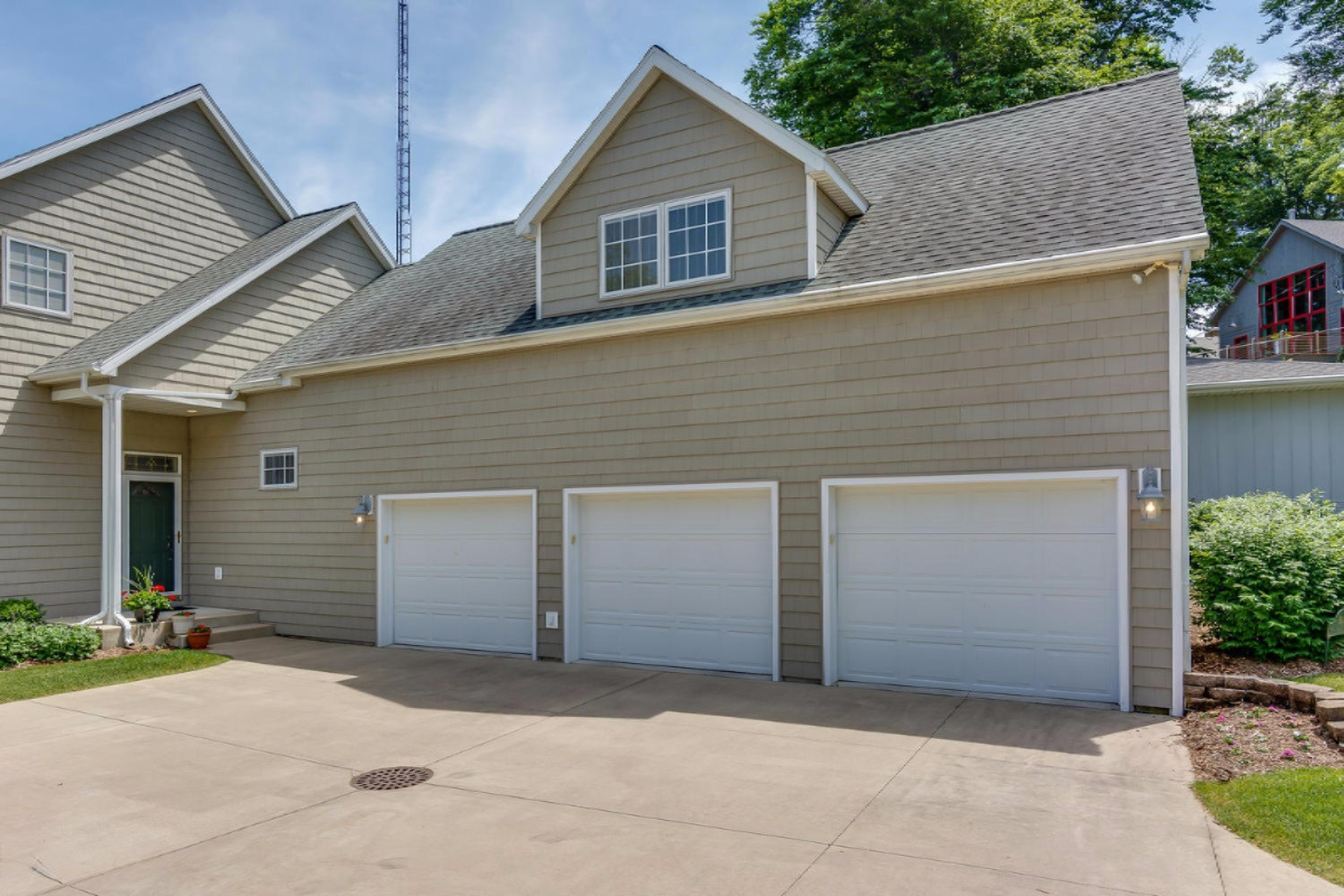 31544 Maple Island Road Dowagiac, MI 49047 - Photo 37 of 44 3 Car Garage with Guest Area