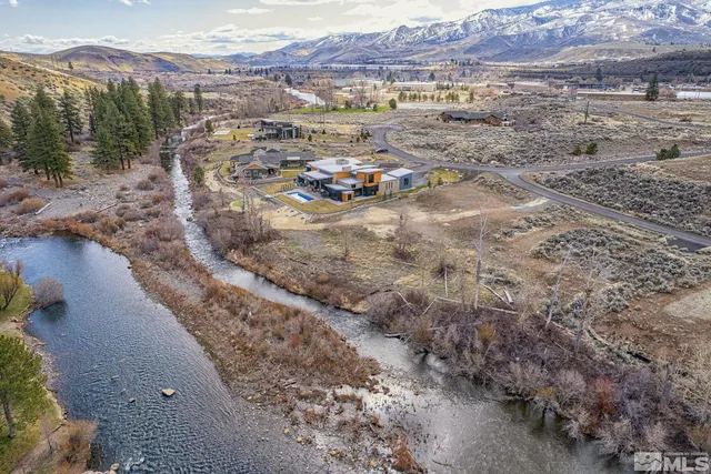 a view of city view and mountain view