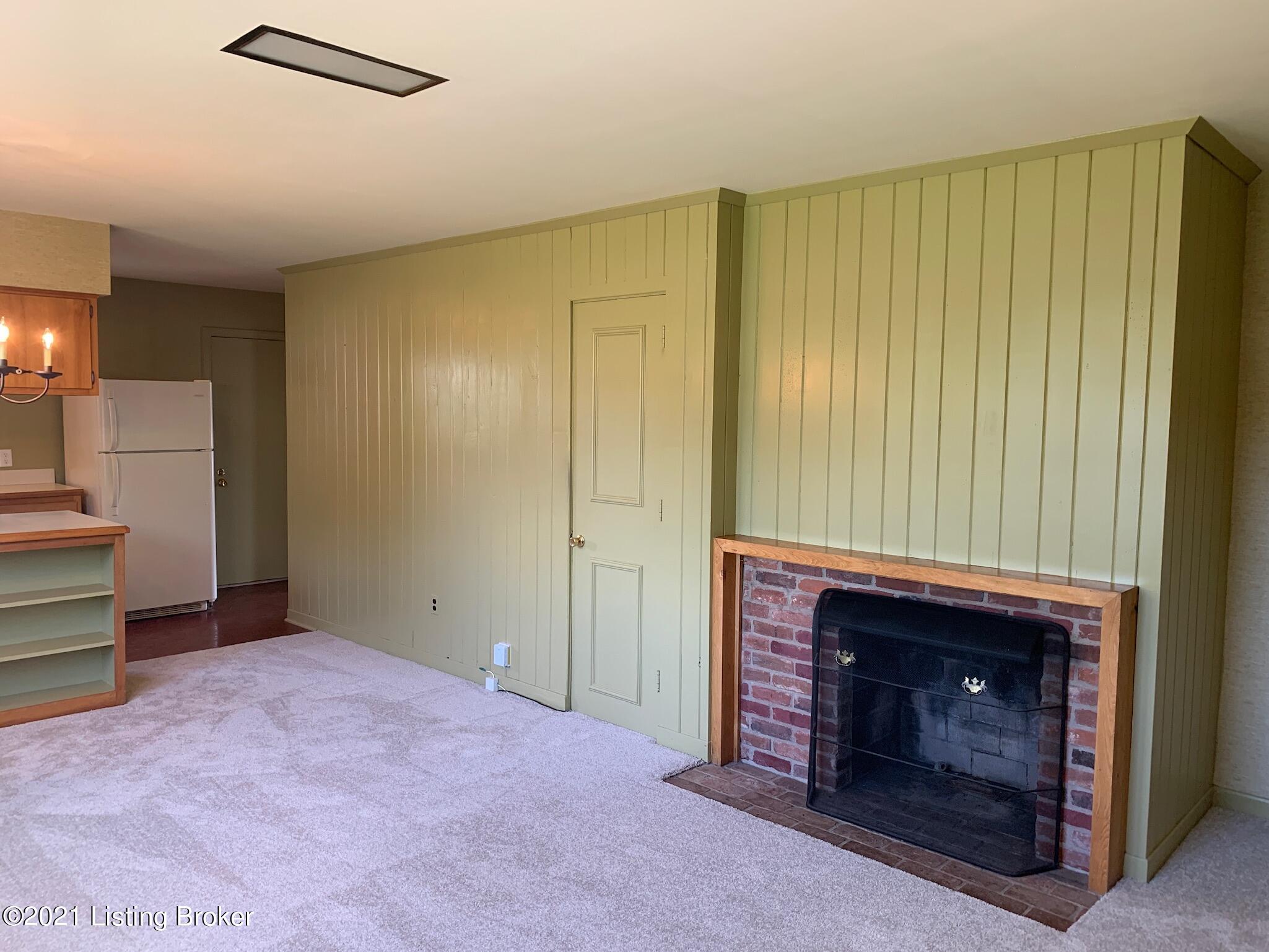 8603 Whipps Bend Road Louisville, KY 40222 - Photo 22 of 53 Family Room