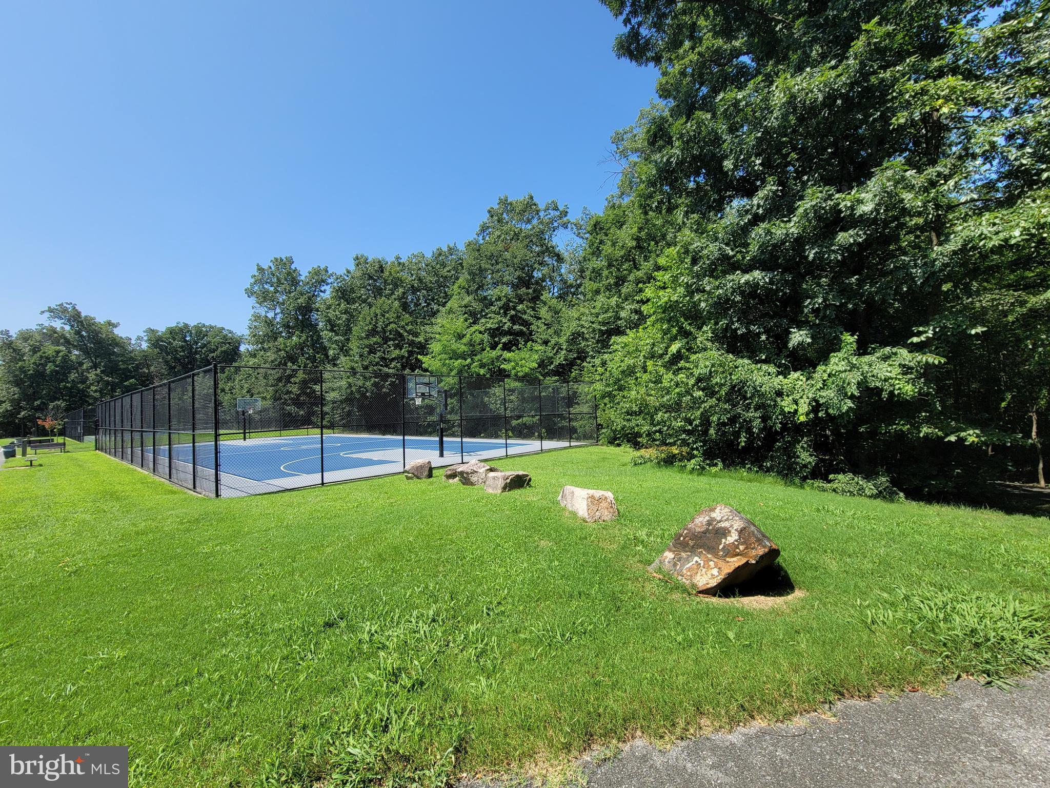9420 Fairview Avenue Laurel, MD 20723 - Photo 68 of 70 a view of a backyard with a small cabin