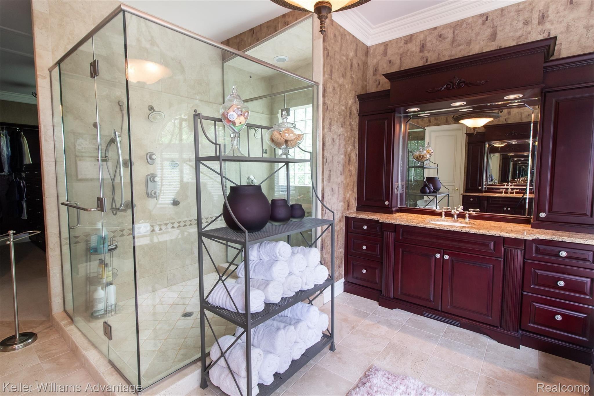5520 Oak Bluff Road Rochester, MI 48306 - Photo 32 of 60 OakBluffRd_5520_MasterBath_05.jpg
