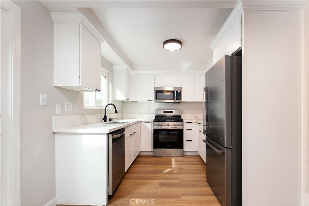 311 South Fifth Street, Unit D Burbank, CA 91501 - Photo 12 of 28