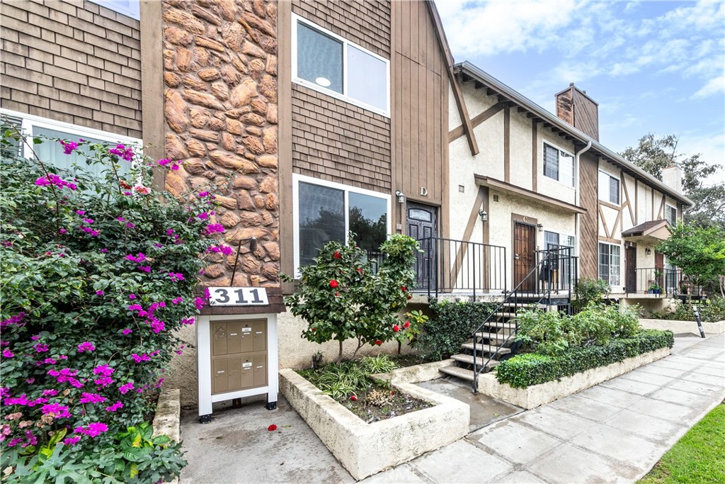 311 South Fifth Street, Unit D Burbank, CA 91501 - Photo 2 of 28