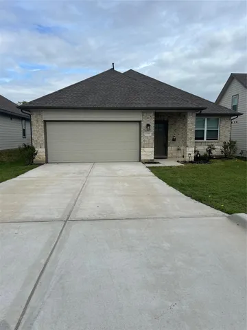 $1,950 | 13107 Clear View Drive, Willis, TX 77318