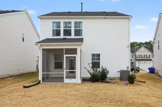 a view of a kitchen area