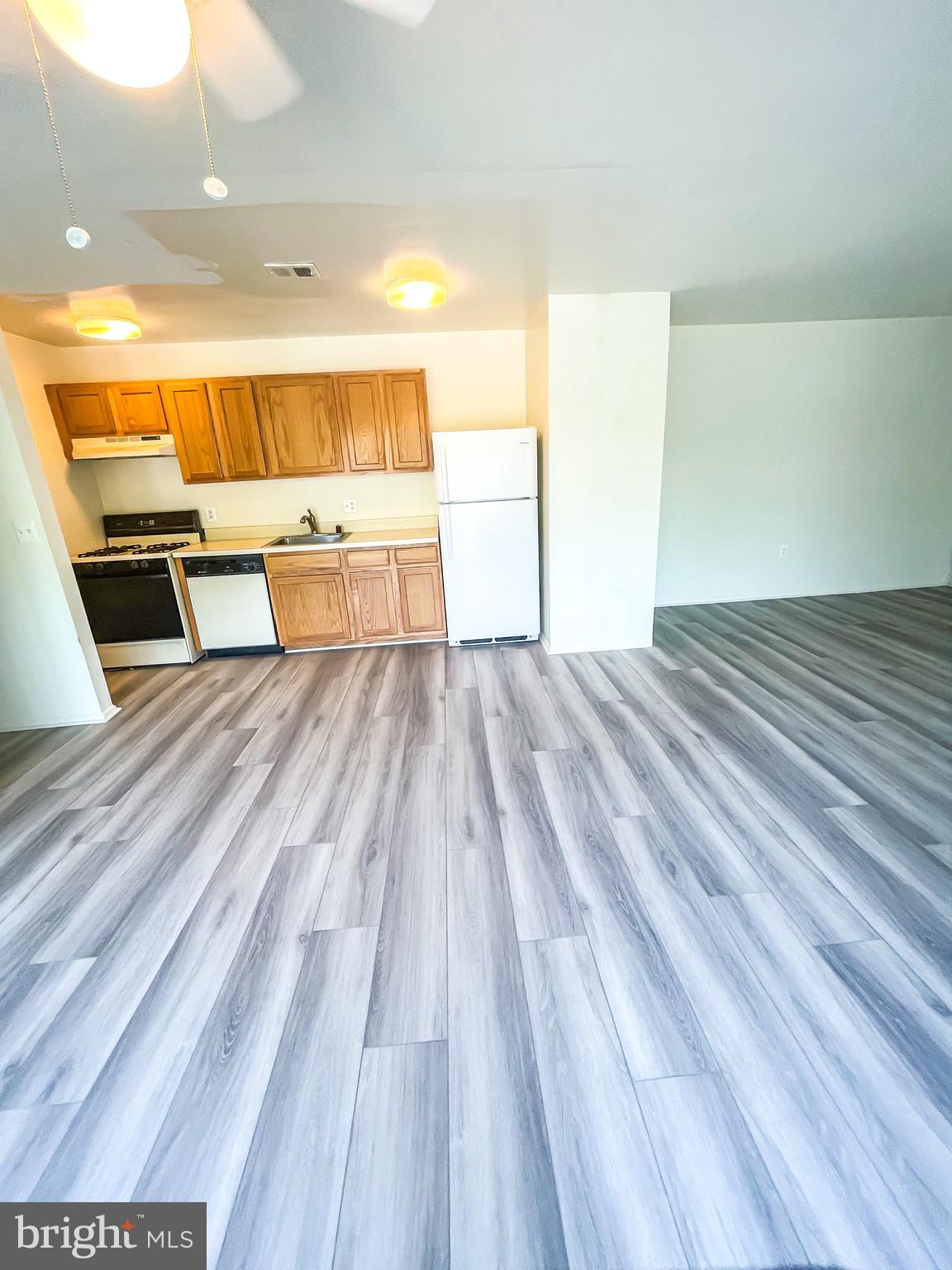 3840 Bel Pre Road, Unit 7 Silver Spring, MD 20906 - Photo 14 of 31 Dining Room/ Kitchen