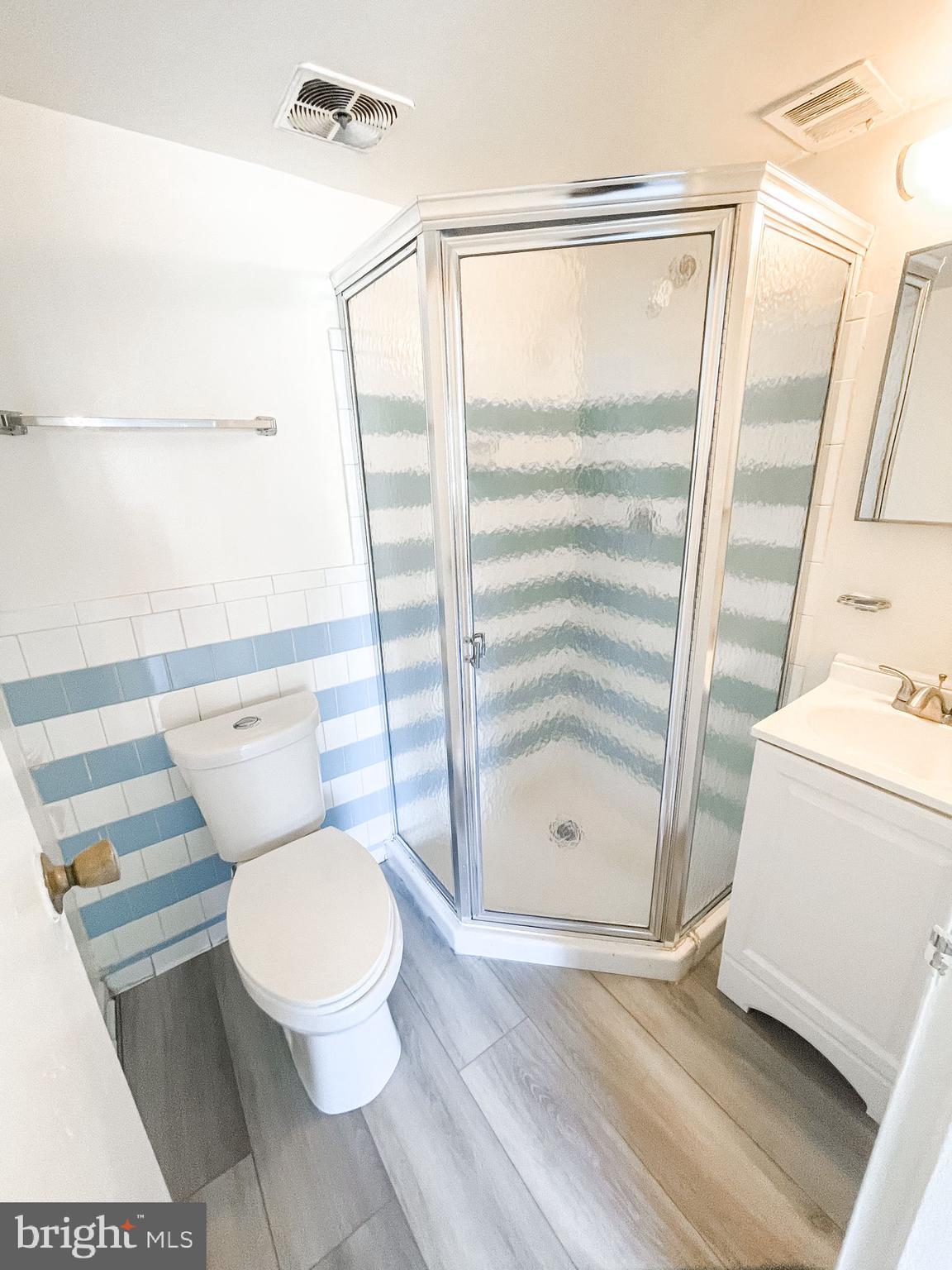 3840 Bel Pre Road, Unit 7 Silver Spring, MD 20906 - Photo 20 of 31 Master Bathroom