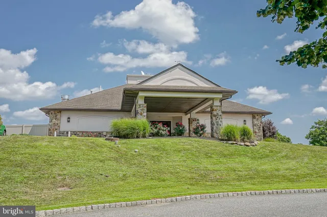 $675,000 | 73 Kingsberry Lane, Woodstown, NJ 08098