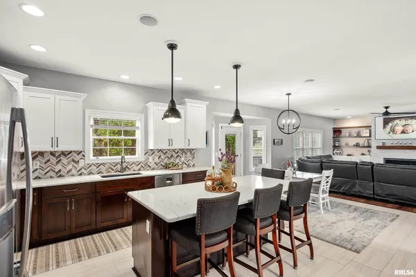 $575,000 | 7023 Clayton Court, Peoria, IL 61615