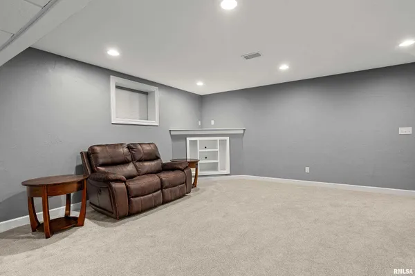 $575,000 | 7023 Clayton Court, Peoria, IL 61615