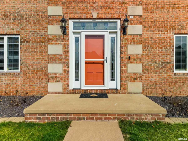 $575,000 | 7023 Clayton Court, Peoria, IL 61615