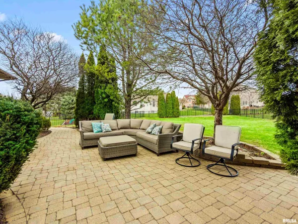 $575,000 | 7023 Clayton Court, Peoria, IL 61615