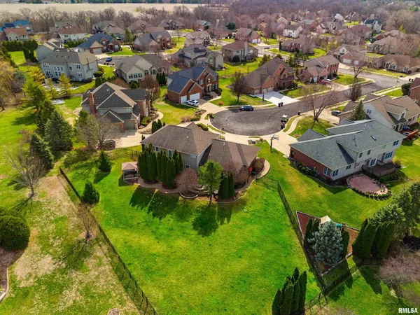 $575,000 | 7023 Clayton Court, Peoria, IL 61615