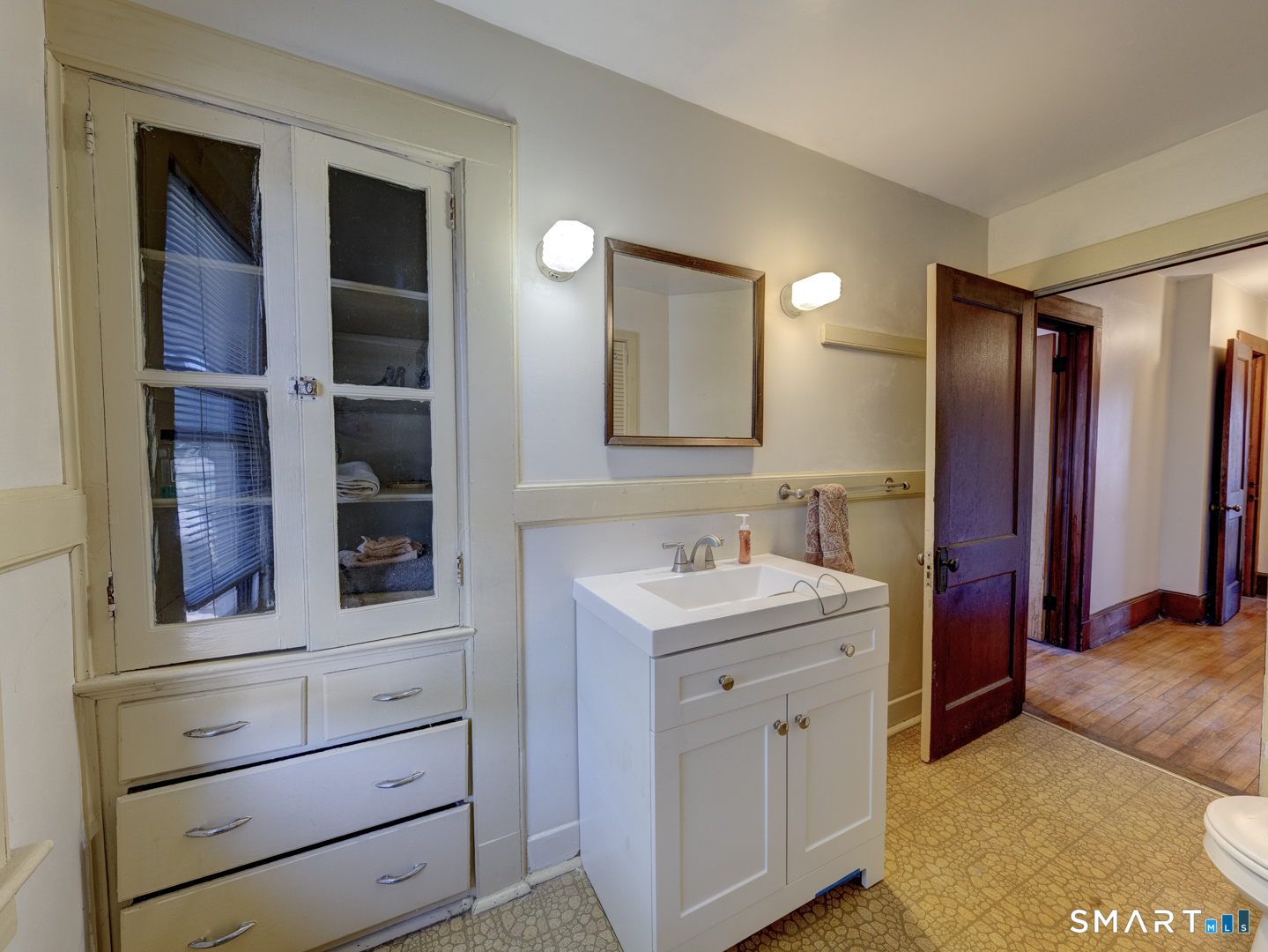 81 Chestnut Street Windham, CT 06226 - Photo 32 of 40 Second floor full bathroom