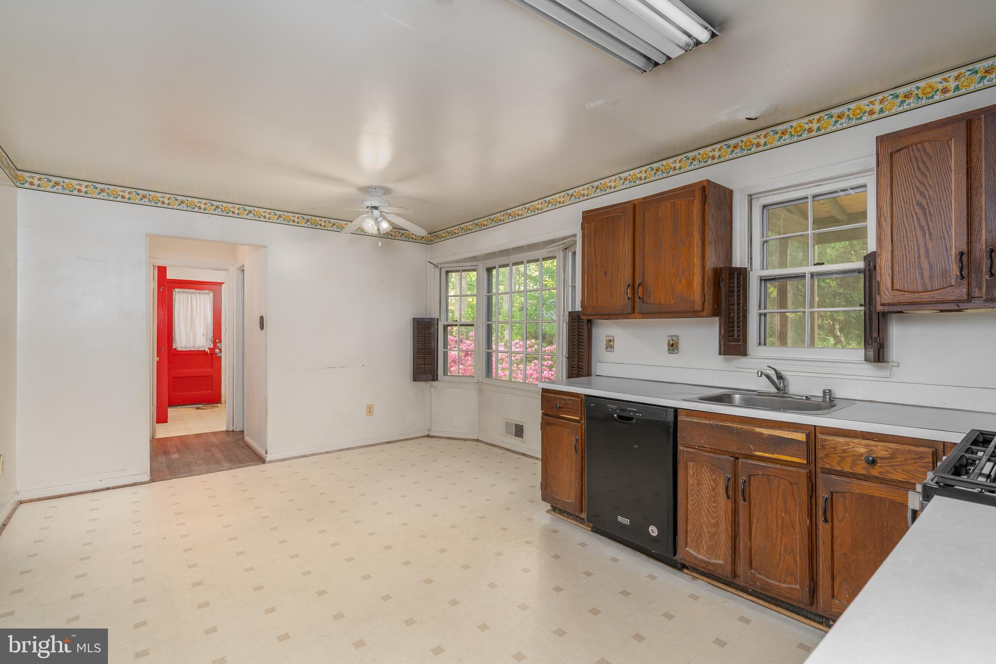 1621 Arbor View Road Silver Spring, MD 20902 - Photo 14 of 31