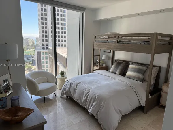 $6,700 | 68 Southeast 6th Street, Unit 1109, Miami, FL 33131